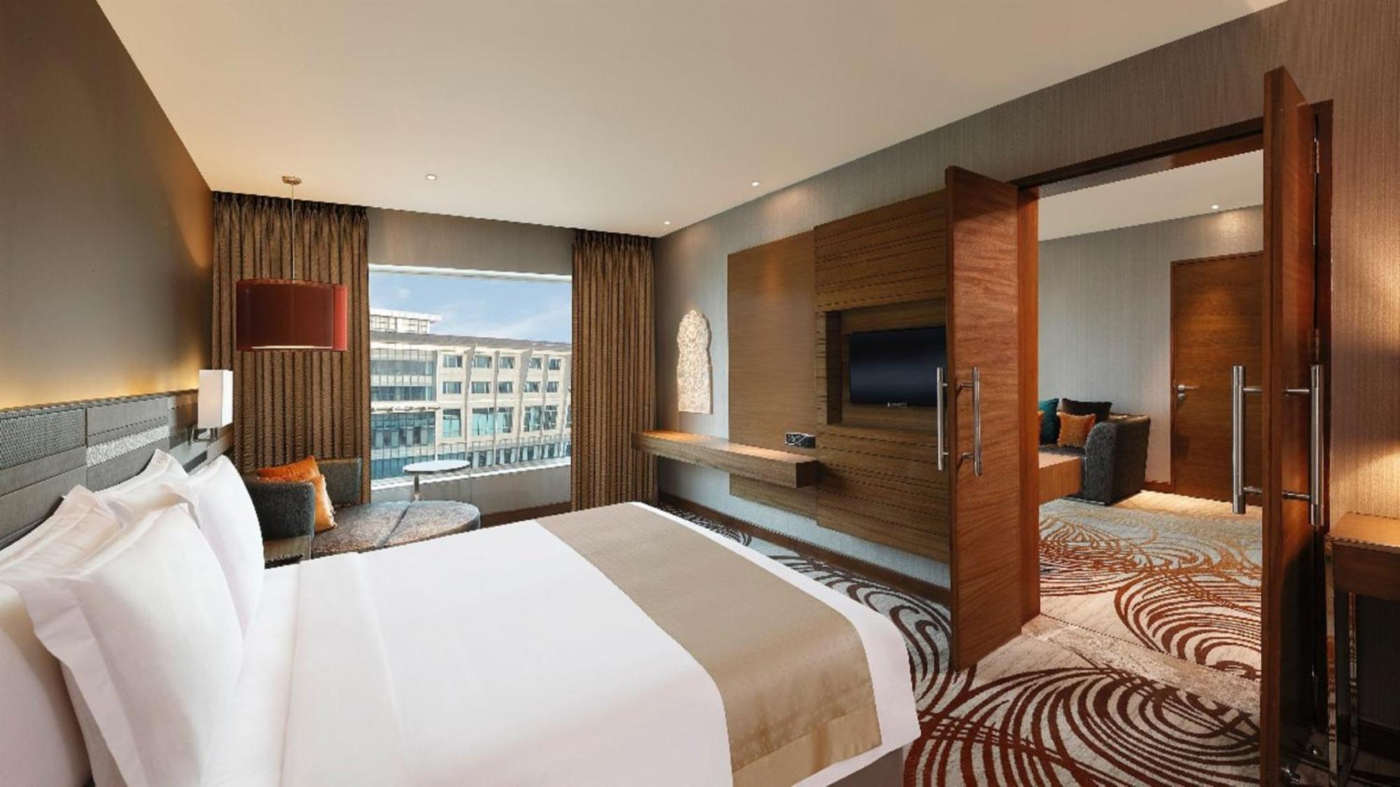 Centre By Ihg Hotel 5*